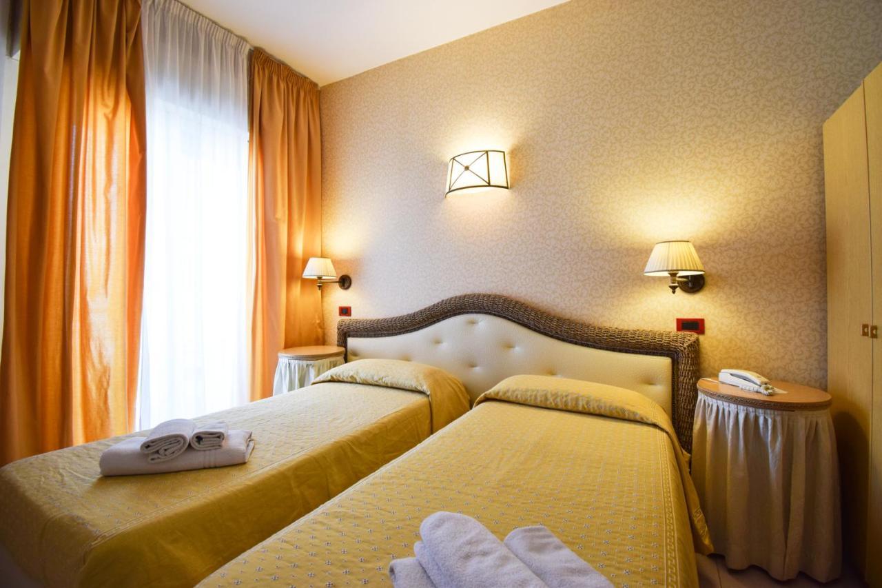 Hotel Alba Misano Adriatico Kültér fotó