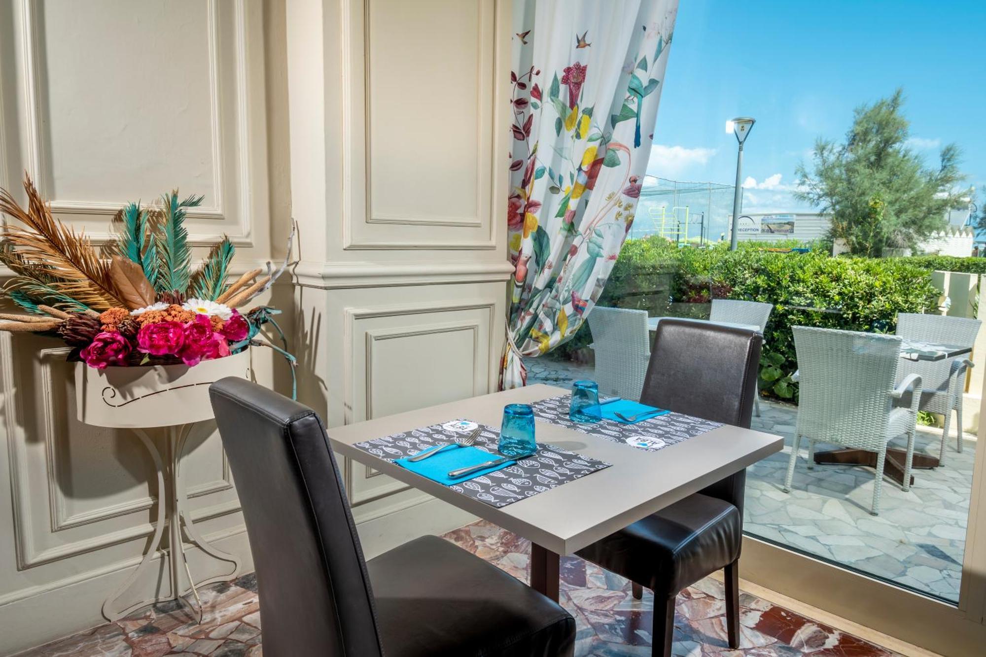 Hotel Alba Misano Adriatico Kültér fotó